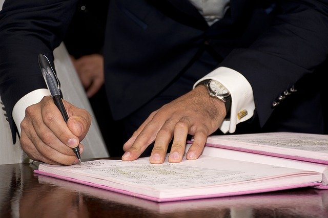 Podpis príkaznej zmluvy